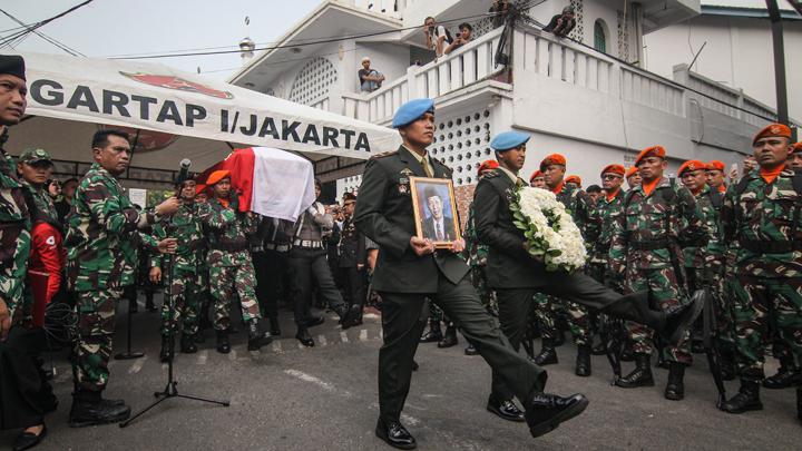 Berkabung Nasional Hamzah Haz Wafat, Bendera Setengah Tiang Berkibar Sampai Hari Ini