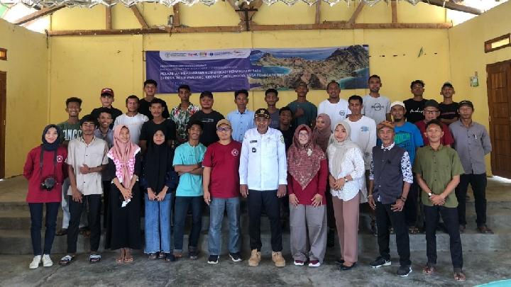 Tak Jauh dari Pulau Komodo Krisis Air Bersih dan Minim Akses Pendidikan, Tim Pengmas ITB Turun Tangan