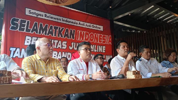 Relawan Anti Judi On-line Mau Pasang Spanduk Sosialisasi Bahaya Judi On-line di Jabodetabek