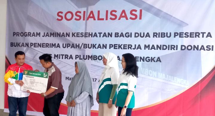 RS Mitra Plumbon Majalengka Donasikan CSR 2.000 BPJS Kesehatan