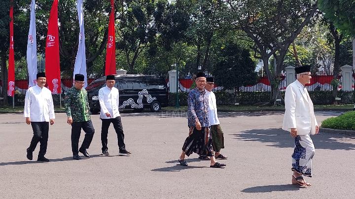 Saat Aksi Mahasiswa Dukung Putusan MK, Jokowi Temui PBNU dan Sri Mulyani di Istana, Gibran Kunjungan ke Lembang