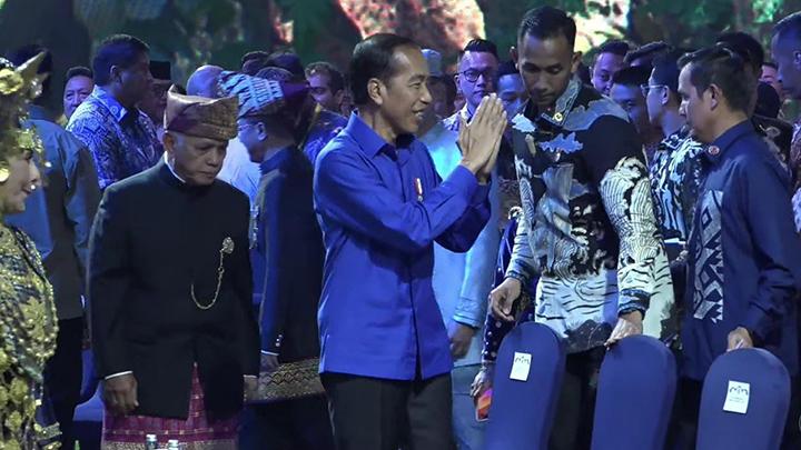 Berbaju Biru, Jokowi Hadiri Pembukaan Kongres ke-6 PAN