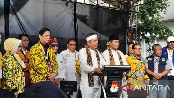 Hari Pertama Pendaftaran Paslon, Dedi Mulyadi-Erwan Setiawan Datangi KPU Jawa Barat