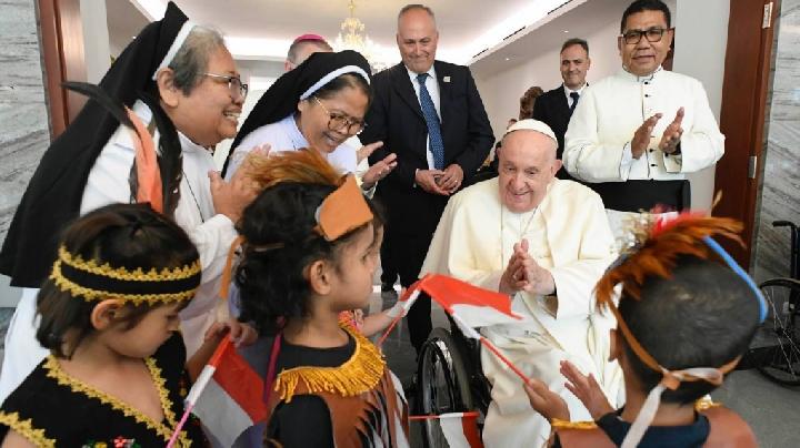 Bahasa Spanyol Pengiring Pesan Penting Paus Fransiskus