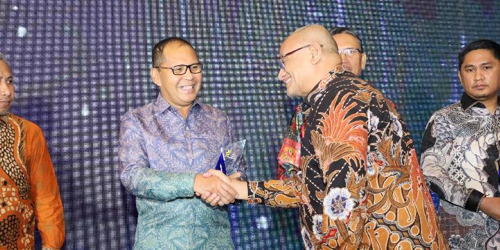 Wali Kota Makassar Danny Pomanto Raih Penghargaan Apresiasi Tokoh 2024