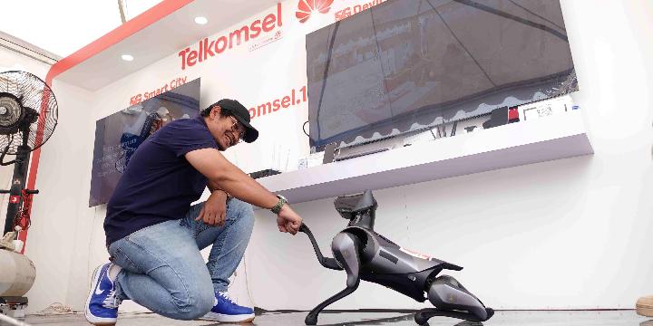 Telkomsel Hadirkan Show off 5G di PON XXI Aceh-Sumut 2024