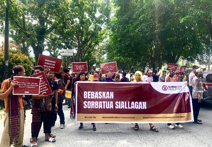 Aksi Aliansi Gerakan Tutup Toba Pulp Lestari Sumatera Utara di Pengadilan Tinggi Medan, Ini 3 Tuntutan Mereka