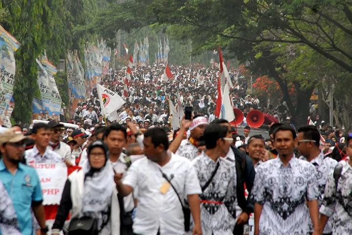 PHK Pegawai Honorer Efek Efisiensi? DPR Sebut Pemerintah Agar Benahi Komunikasi ke Publik