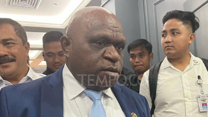 Natalius Pigai soal Penolakan Makan Bergizi Free of charge di Papua: Akses Pendidikan Bisa Diperbaiki