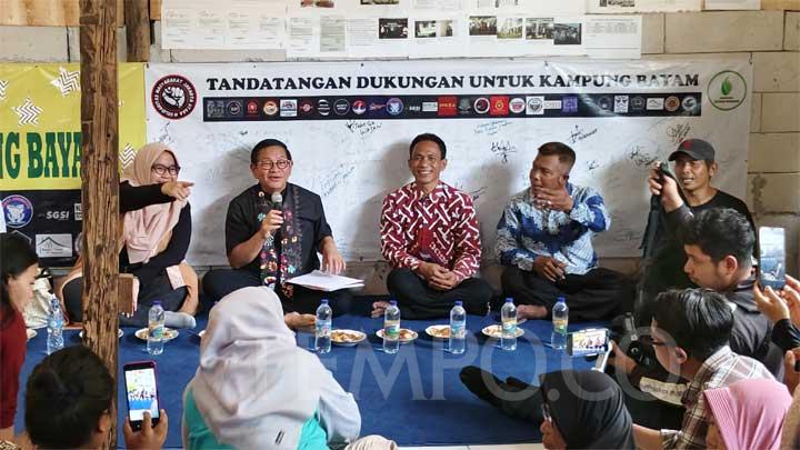 Aksi Protes JRMK Saat Seremoni Penyerahan Kunci Kampung Susun Bayam