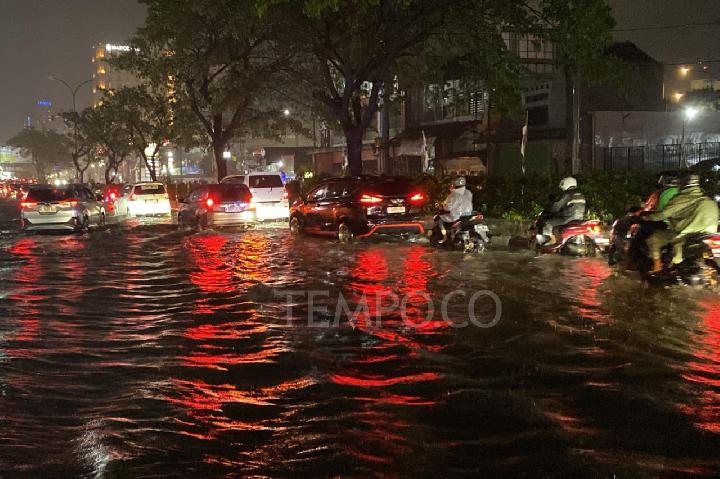 Hujan Intensitas Tinggi, Jalan Margonda dan Ruas Lainnya di Depok Tergenang