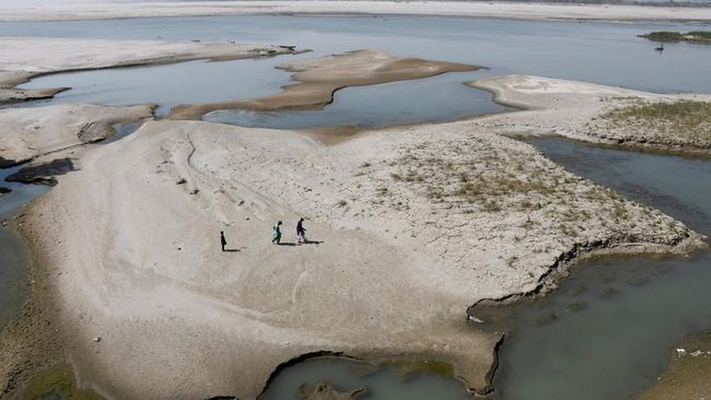 'Kiamat' Muncul di Pakistan, Sungai Berubah Jadi Daratan Luas