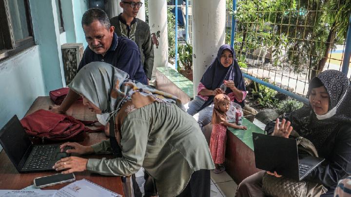 Seleksi SPMB Jenjang SMP di Kota Bandung Berdasarkan Jarak, Usia, dan Prestasi