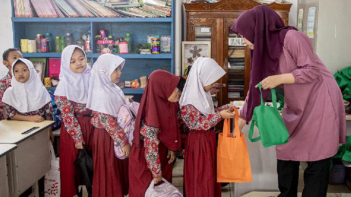 Anggaran MBG Disarankan Digeser untuk Sekolah Free of charge SD-SMP Negeri dan Swasta