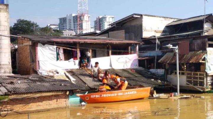Atasi Banjir, Pramono Anung Bakal Keruk Kali di Pinggiran Jakarta