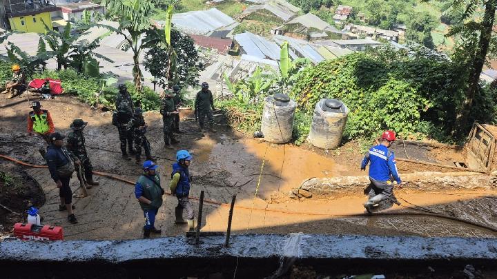 Kemensos Langsung Tangani Korban Banjir dan Longsor di Puncak Bogor